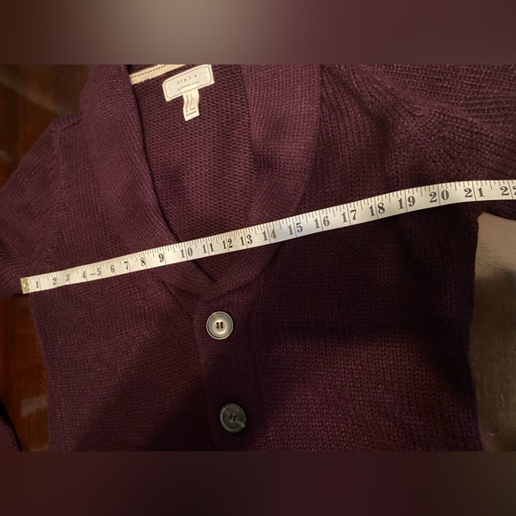 Forever 21 Men’s Knit Button Up Maroon Cardigan - Picture 6 of 7